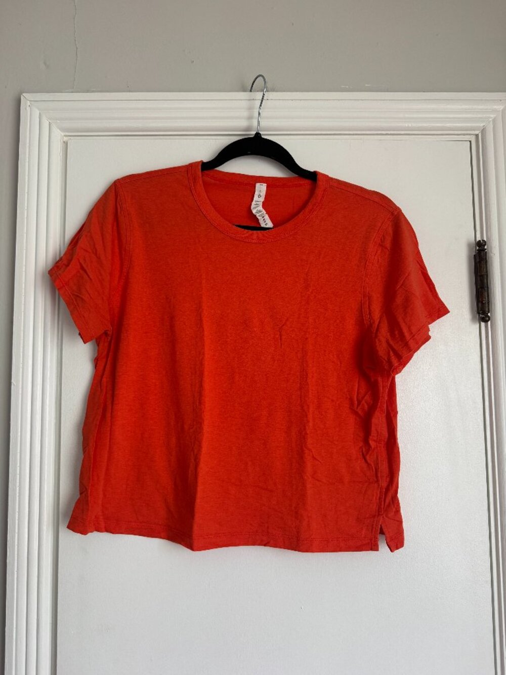 Lululemon Women's Orange Cropped Classic Fit Cotton Blend Tshirt Size 8